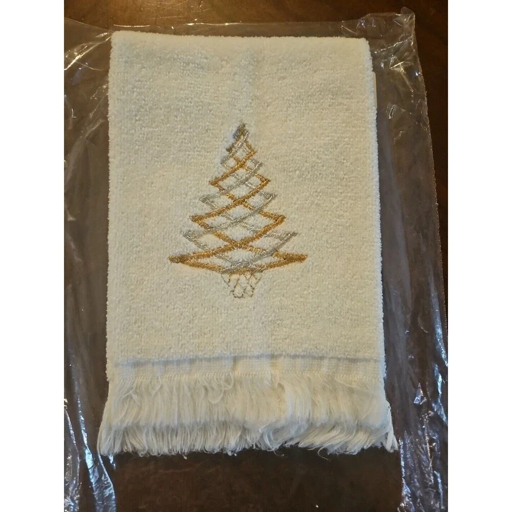 4 Vtg New Stevens Fine Fashions Reindeer Christmas Tree Hand Towels Gold Silver